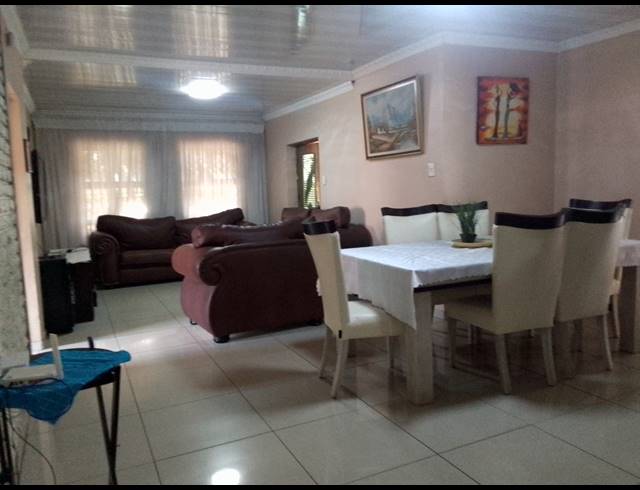 5 BEDROOM FREEHOLD FOR SALE IN CULEMBORG PARK